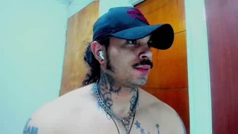 vanvelckan_ online show from June 26, 10:32 am