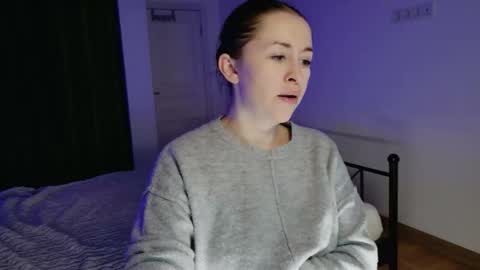 vaolietkat online show from December 16, 6:42 am