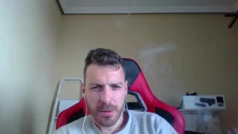 Snapshot of vascorro20 chatting on February 4, 10:32 am vascorro20 online show from February 4, 10:32 am