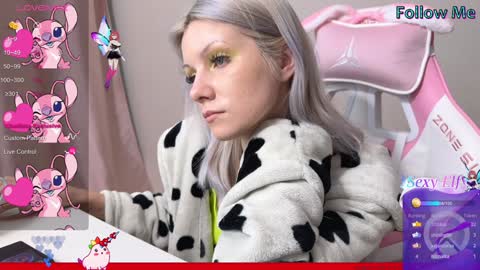 Snapshot of vasya_sylvia chatting on February 7, 11:23 am Vasya Sylvia online show from February 7, 11:23 am