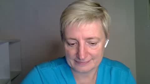 vea_motty online show from November 8, 7:50 pm