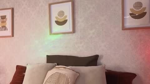 Vee Simons online show from October 20, 7:52 pm