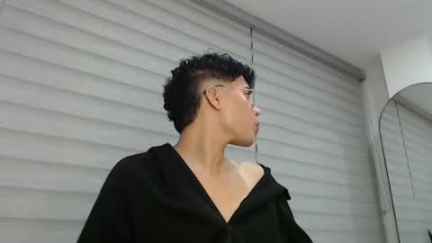 velascosexyboy online show from March 6, 2:41 am