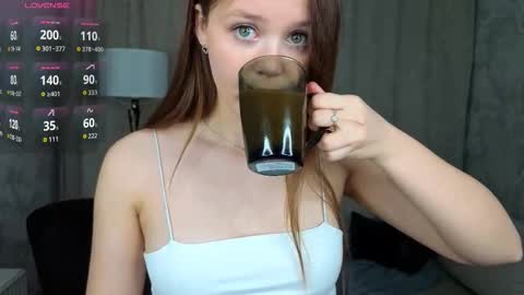 veliapascanik online show from February 25, 2:04 am