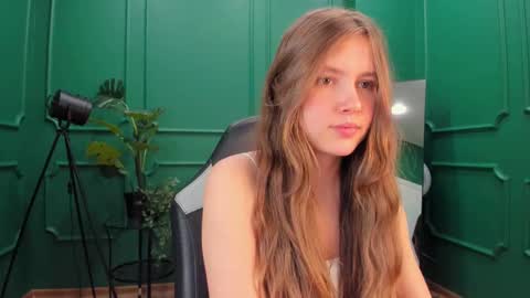 velvet_cherry online show from February 26, 6:04 pm