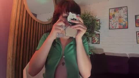 Isabella  online show from December 15, 11:28 am