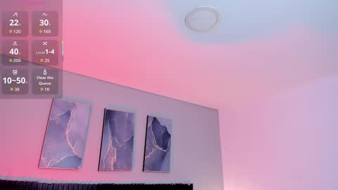 velvet_fangs222 online show from September 11, 7:15 pm