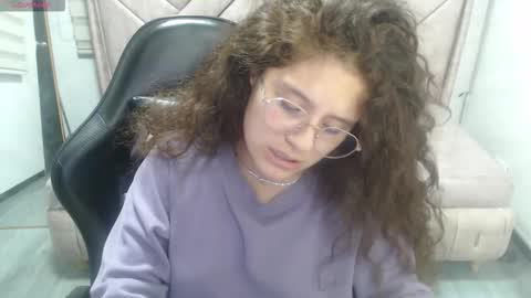 velvet_moon_v online show from March 10, 9:29 pm