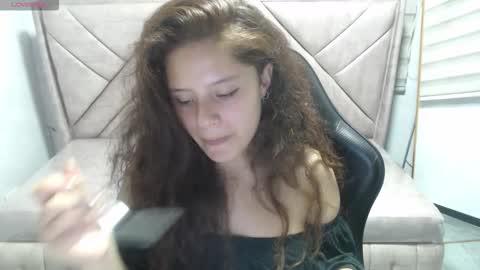 velvet_moon_v online show from March 5, 7:56 pm