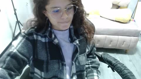 velvet_moon_v online show from November 14, 2:41 pm