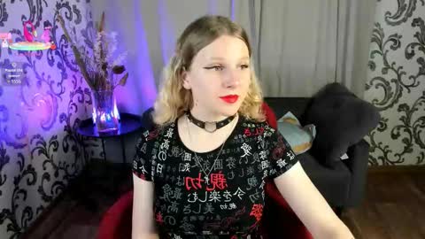 velvet_peach_ online show from October 19, 12:10 pm