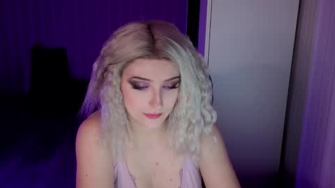 Violet online show from February 4, 2:10 pm