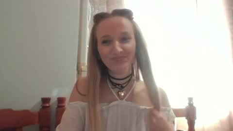 velvetintuition online show from April 25, 11:01 am