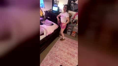 Kitty online show from February 3, 1:02 am