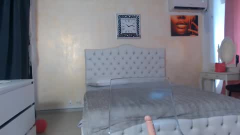 Snapshot of velvetmarsha chatting on February 25, 10:37 am velvetmarsha online show from February 25, 10:37 am