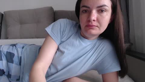 velvetmoon123 online show from April 25, 7:32 am