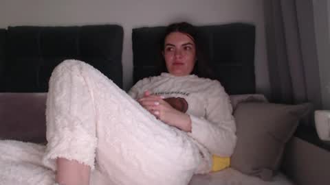 velvetmoon123 online show from May 13, 7:07 am