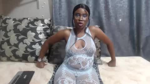 velvetteasexx online show from February 19, 9:08 am