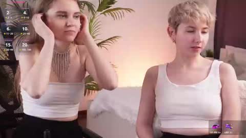 Snapshot of velvetvalkyries chatting on February 21, 8:05 pm CLEOshort hair TIna long hair online show from February 21, 8:05 pm
