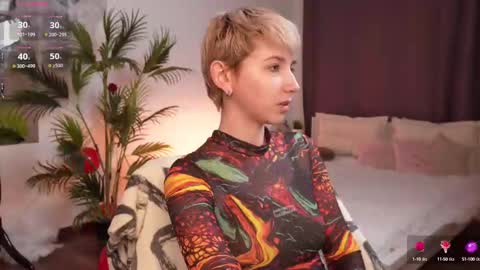 Snapshot of velvetvalkyries chatting on February 16, 8:00 pm CLEOshort hair TIna long hair online show from February 16, 8:00 pm
