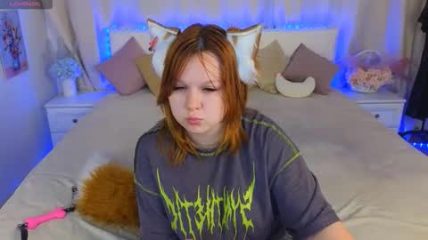 Snapshot of velvetvixonx chatting on September 15, 6:31 pm velvetvixonx online show from September 15, 6:31 pm