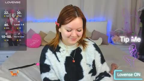 Snapshot of velvetvixonx chatting on September 16, 6:33 pm velvetvixonx online show from September 16, 6:33 pm