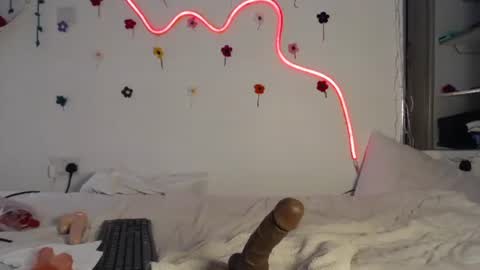 Snapshot of velvetyvixen chatting on September 13, 8:17 am COCO XOXO online show from September 13, 8:17 am