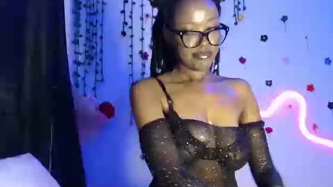 COCO XOXO online show from October 7, 5:14 am