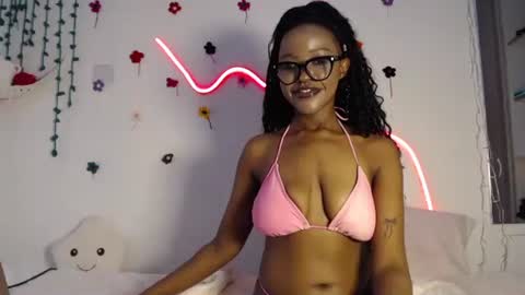 Snapshot of velvetyvixen chatting on September 11, 8:15 am COCO XOXO online show from September 11, 8:15 am