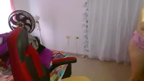 venecasexy44 online show from September 9, 3:23 pm