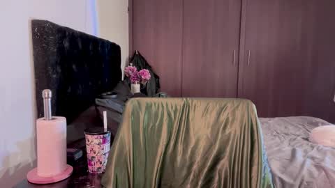 Lanna   online show from October 21, 11:59 am