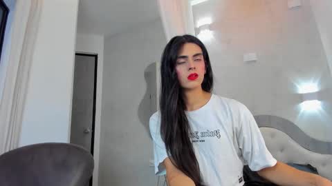 VENUS online show from November 24, 12:15 pm