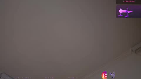 Snapshot of venus_leroy chatting on September 17, 11:41 pm Venus online show from September 17, 11:41 pm
