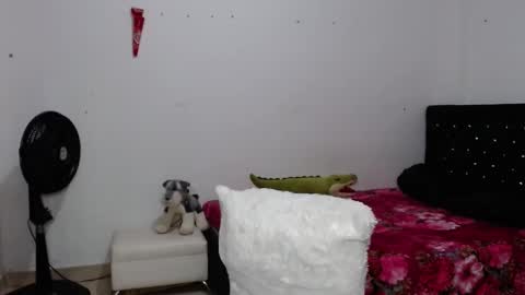 venus_menoza online show from February 17, 1:22 pm