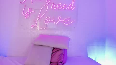 venus_nite online show from October 16, 8:40 pm