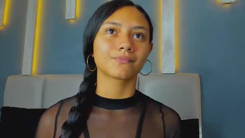 Venus Blazer  online show from September 20, 6:11 pm