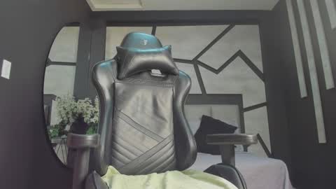 Venus Blazer  online show from October 9, 11:05 am