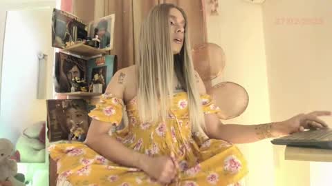 Snapshot of venuslusty chatting on February 27, 4:32 pm Venus online show from February 27, 4:32 pm