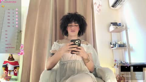 Snapshot of venuslusty chatting on January 28, 3:25 pm Venus online show from January 28, 3:25 pm
