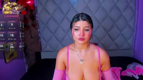 Venusowen  online show from February 25, 1:21 pm