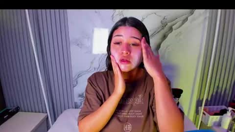 Venusowen  online show from June 1, 1:45 pm