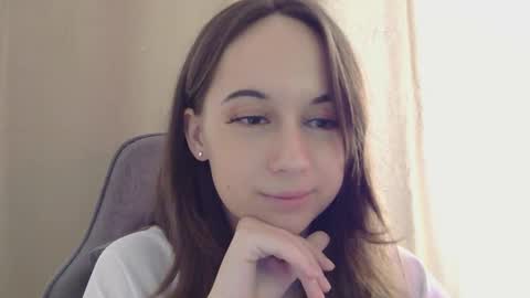 Una online show from March 13, 11:46 am