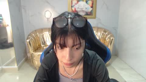 Snapshot of verana_s chatting on October 24, 3:29 am Verana online show from October 24, 3:29 am