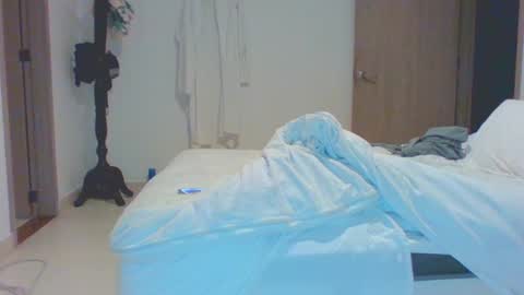 Snapshot of vergagolosa22 chatting on February 9, 7:48 am vergagolosa22 online show from February 9, 7:48 am