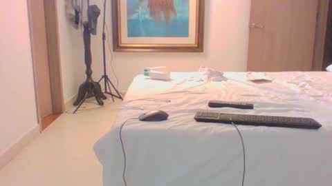 Snapshot of vergagolosa22 chatting on January 4, 7:34 am vergagolosa22 online show from January 4, 7:34 am