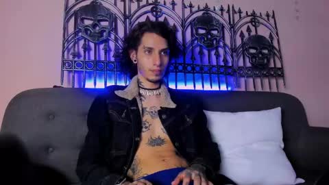 vergil_noir online show from May 29, 5:27 am
