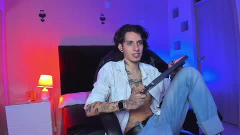 vergil_noir online show from May 6, 5:02 am