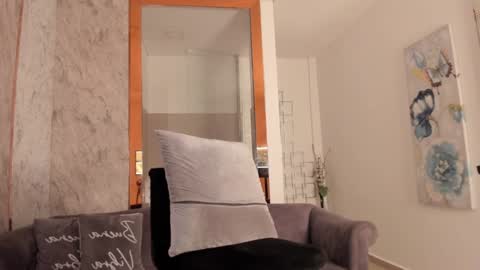 Snapshot of vero_lodge chatting on January 19, 12:49 am veronica online show from January 19, 12:49 am