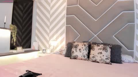 Vero online show from September 30, 4:01 am