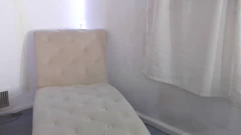 Snapshot of veronica_0909 chatting on December 9, 4:34 am Veronica online show from December 9, 4:34 am